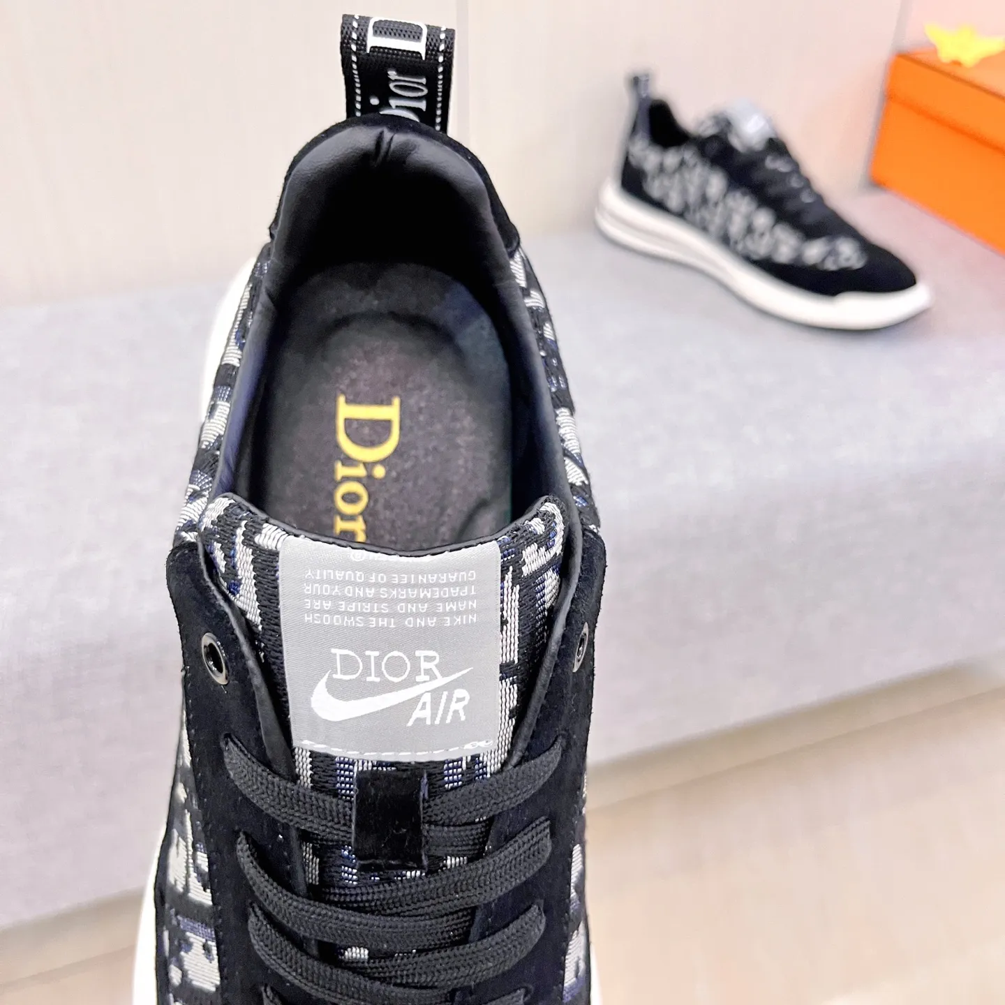 🚘🚘Factory batch 440 men's shoes💰[Dior]🔥Men's high-end brand of shoes official website 1:1 latest masterpiece: the upper is made of Italian imported first-layer cowhide with a comfortable and breathable lining➕original non-slip and wear-resistant outsole🔥, making walking more convenient and comfortable! An exclusive new model, a stunning work, a beautiful 1:1 replica [color] compared to the official quality! Create a fashionable personality to set off your uniqueness! A must-have for trendy men! Classic🔥Size: 38-44 Color: 🔥Multiple colors available🔥.